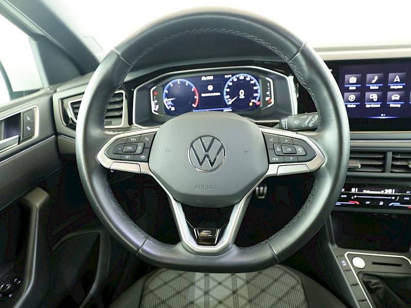 VW Polo  1.0 TSI R-Line *Matrix*RFK*SHZ*AppleCar*
