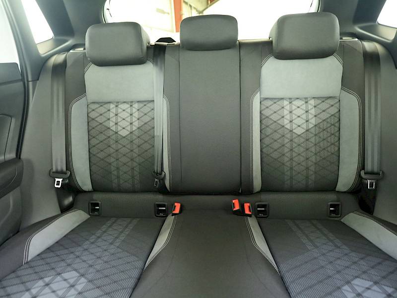 VW Polo  1.0 TSI R-Line *Matrix*RFK*SHZ*AppleCar*